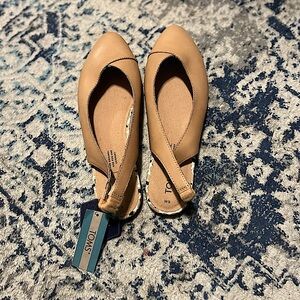 TOMS Julie Leather Slingback Flats – Size 9 – Brand New with Tags!
